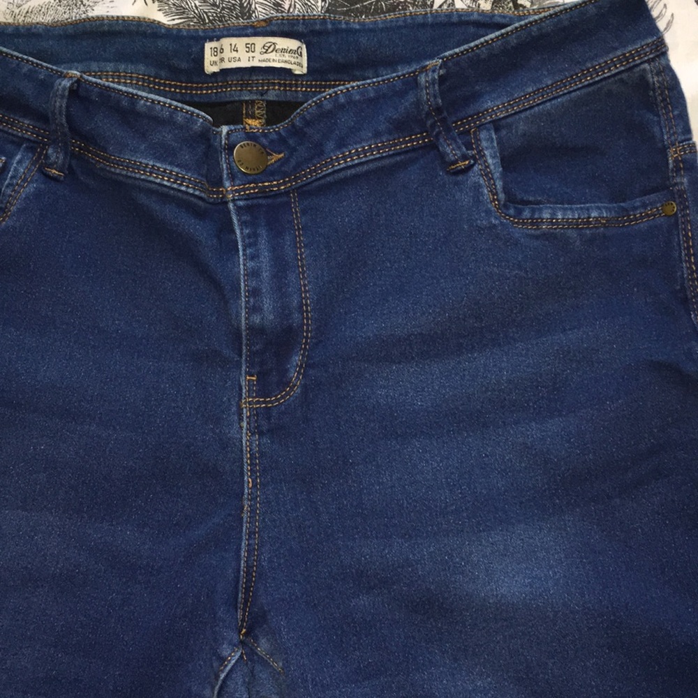 Jeans - Picture 2 of 2